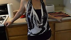 Mature cunt gets fingered until it cums
